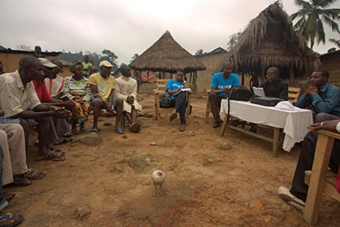 Эпидемия Эболы началась с игр мальчика в дупле