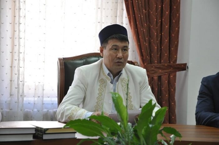 ДУМК общается с молодежью через интернет