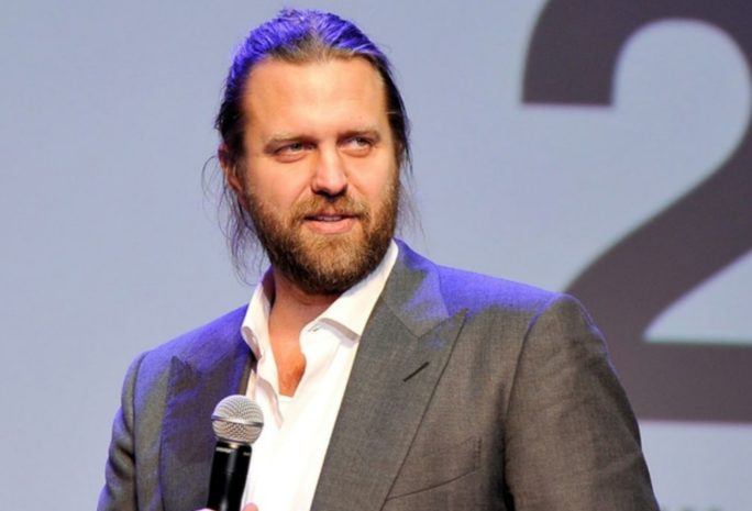 Режиссера «47 ронинов» арестовали за мошенничество