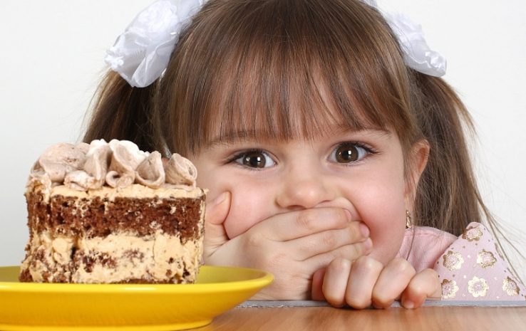 Сладкоежкам придется непросто: цены на сладости растут