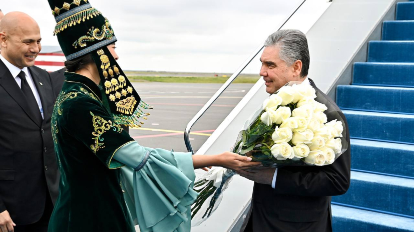 Гурбангулы Бердымухамедов прибыл в Астану