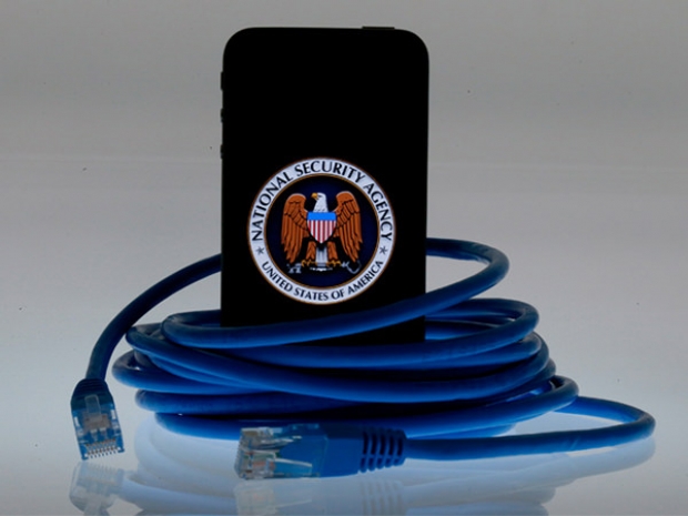 Эксперт: Apple напичкала миллионы iPhone «жучками» для спецслужб