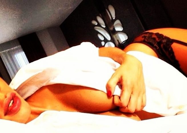 Экс-солистка «ВИА Гры» показала грудь для Playboy