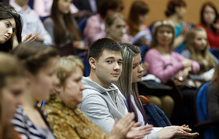 Почти половина школьной и студенческой молодежи в РК работает