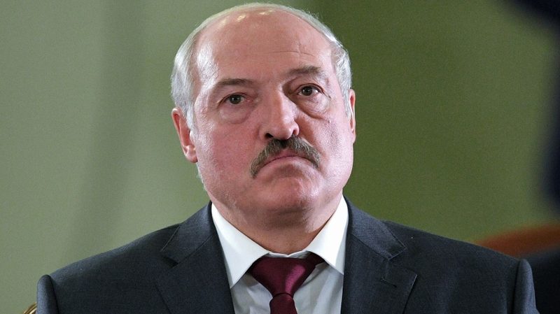 Лукашенко возмутили санкции Запада против белорусских предприятий
