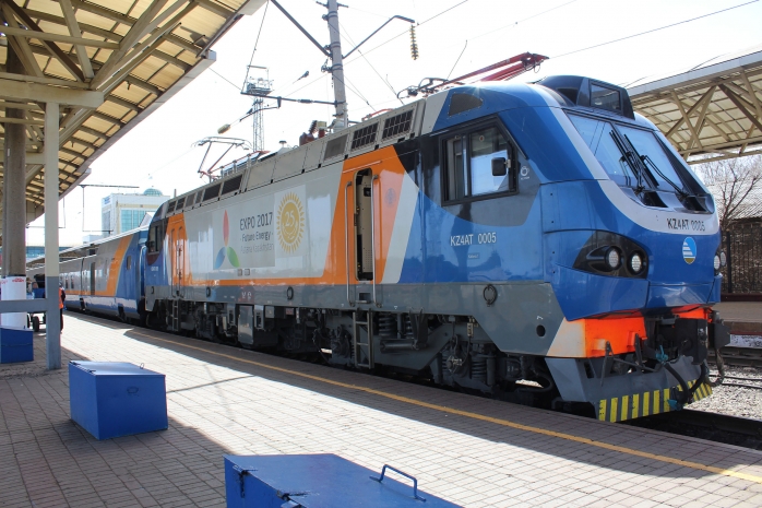 Ездить на поездах с 50% скидкой смогут инвалиды в Казахстане