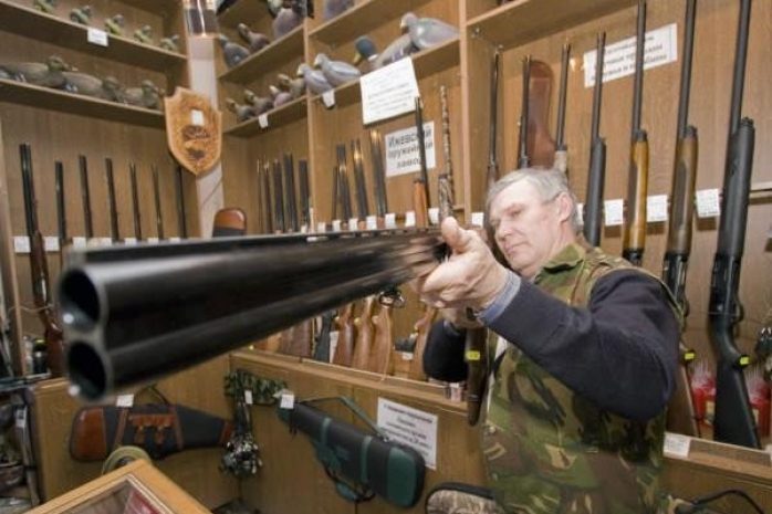 Запрет на гражданское оружие не решит проблему терроризма – Александр Тен