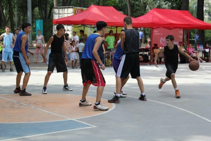 В Алматы прошел турнир по уличному баскетболу Summer JamЭксклюзив