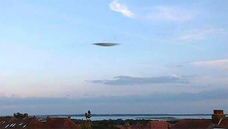 В небе над Британией засекли НЛО