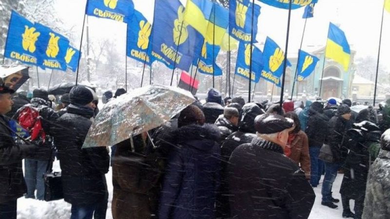 Украинские радикалы устроили митинг у Рады