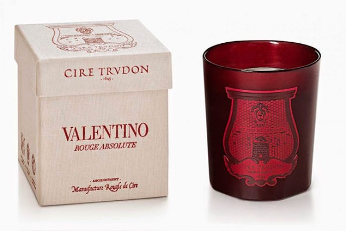 Valentino и Cire Trudon выпустили праздничную свечу