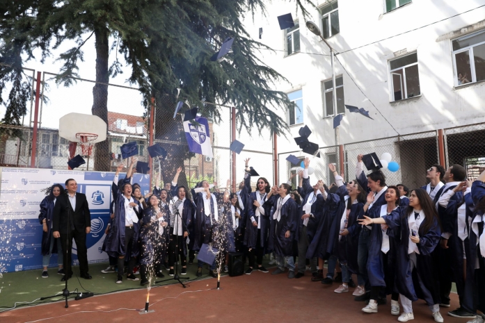 Школьники не будут сдавать выпускные экзамены в Грузии