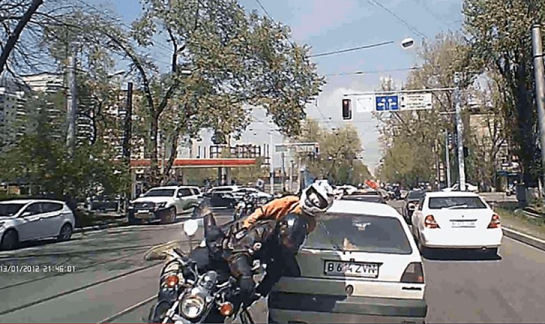 Алматинские байкеры открыли сезон с травмами. ВидеоЭксклюзив