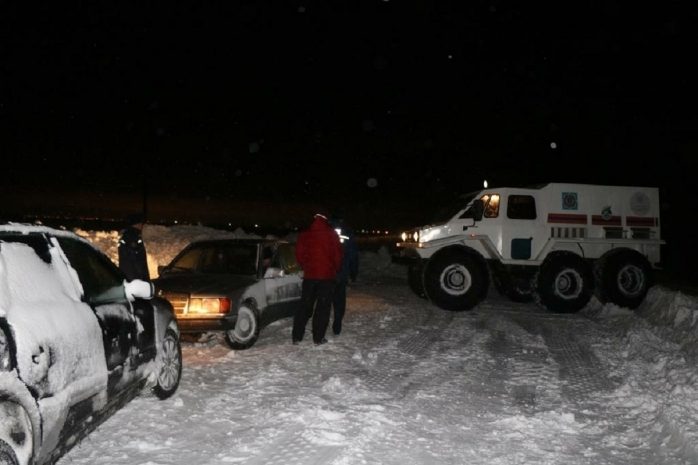 220 человек эвакуировали спасатели из снежных заносов в СКО