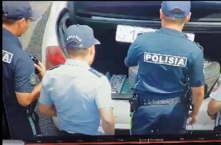 Автомобилиста с фальшивыми номерами задержали в Шымкенте