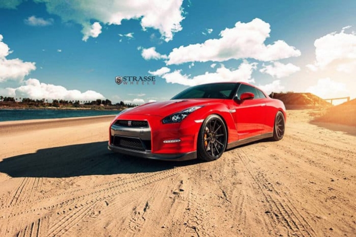 Nissan GT-R Alpha 7 на дисках Strasse Wheels