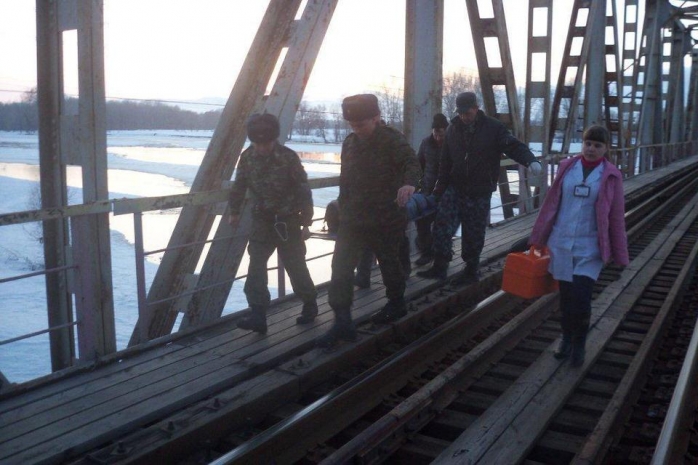 Третий случай падения с железнодорожного моста зафиксирован в ВКО