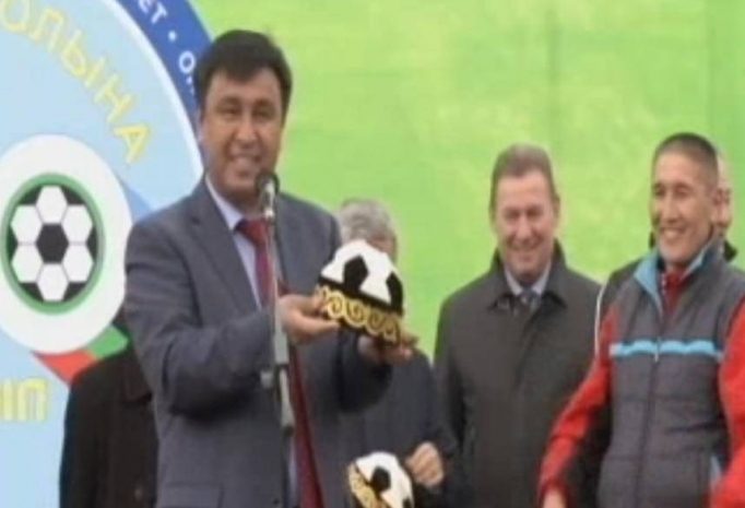 Мячи-тюбетейки разобрали ветераны футбола СССР