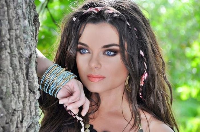 Королева и Александр Маршал снимут в Праге совместный клип