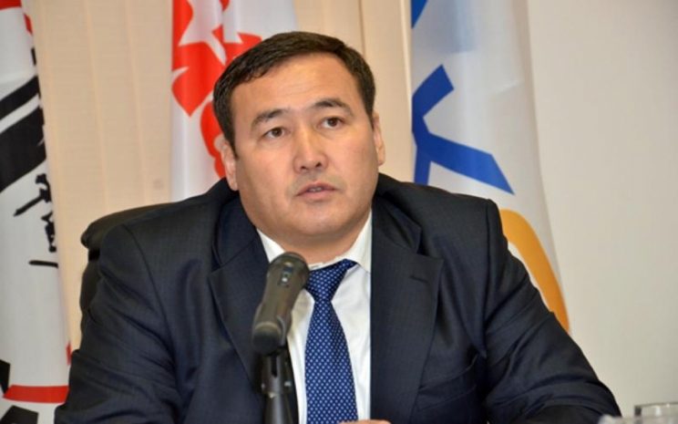 О размере своей зарплаты рассказал аким Атырау