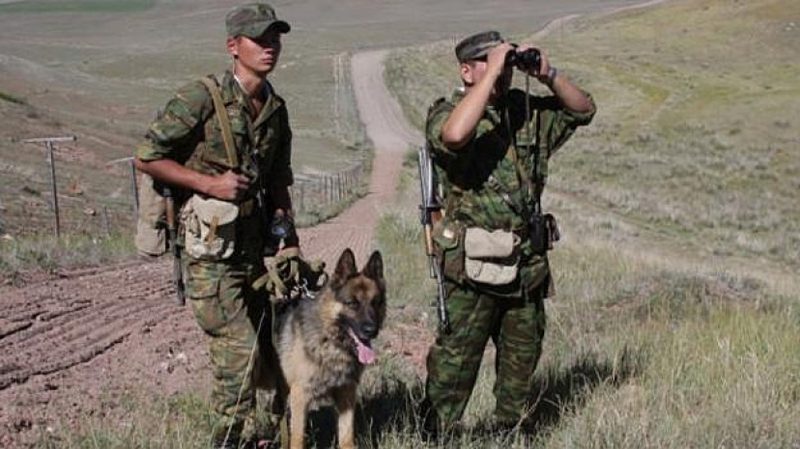 Казахстанские пограничники усиливают охрану границы с Киргизией