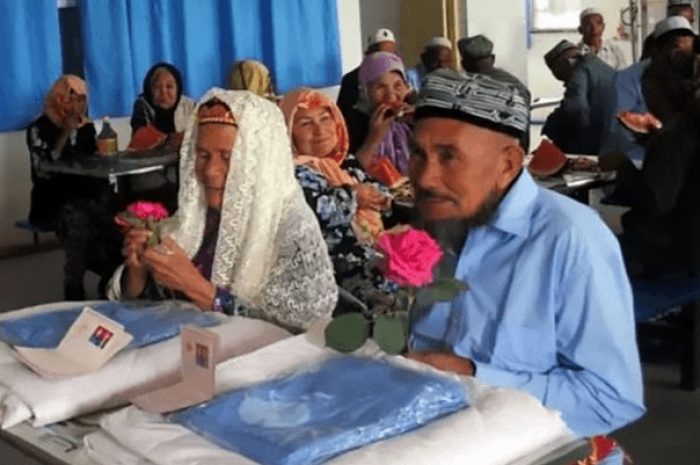 114-летняя китаянка вышла замуж за настойчивого 71-летнего поклонника