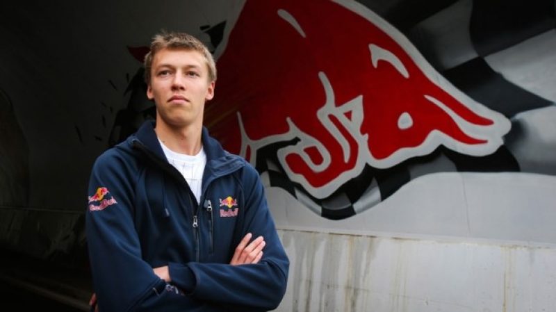 Автогонщик Квят признан лучшим новичком года по версии F1Racing