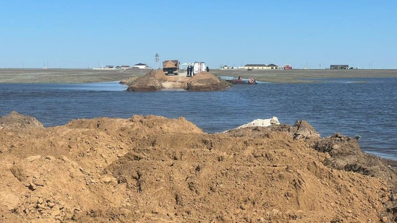 Участок трассы Атырау – Уральск размыло паводком