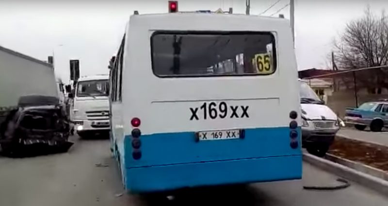 В Шымкенте в аварии с автобусом без тормозов пострадали четыре машины