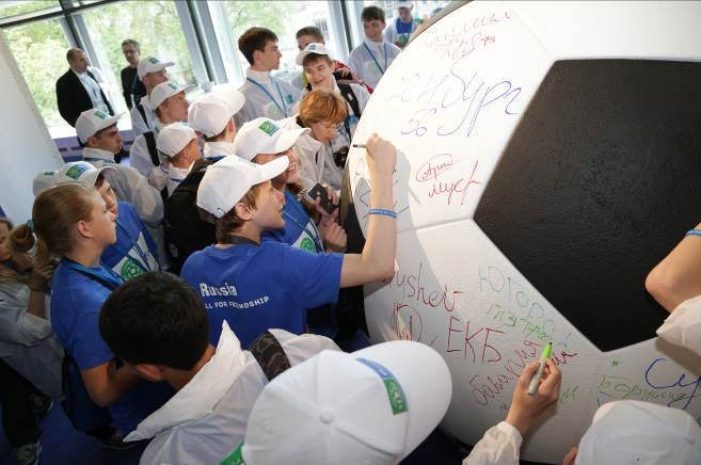 В Казахстане стартовал проект «Футбол для дружбы»