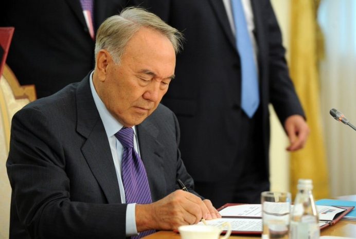 Нурсултан Назарбаев изменил границы Алматы