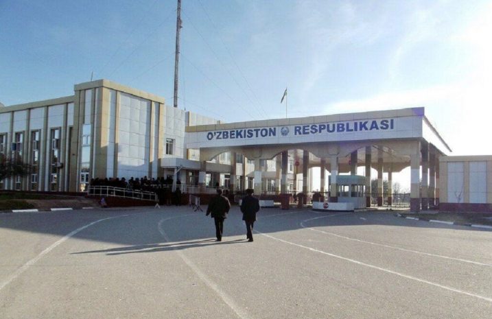 Таджикистанцы застряли в нейтральной зоне между Казахстаном и Узбекистаном