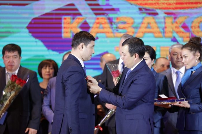 АО «НК «ҚТЖ» вручило государственные награды железнодорожникам