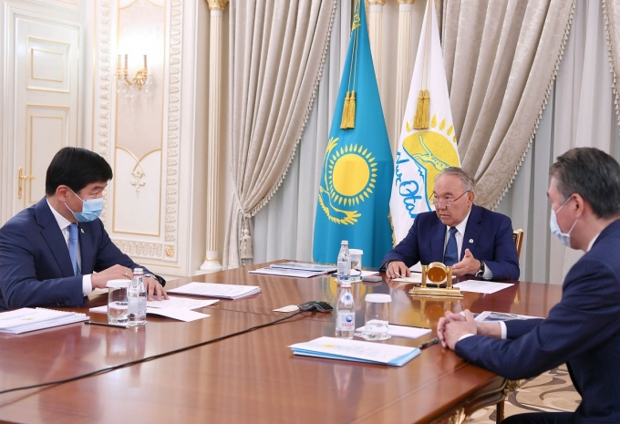 Назарбаев: Задача праймериз — сформировать народные партийные списки