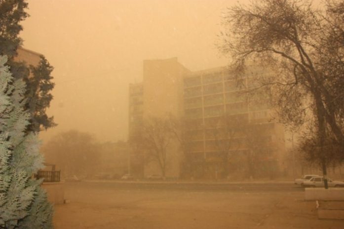 Юг Казахстана ожидает пыльная буря