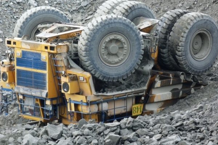 В Костанайской области перевернулся БелАЗ