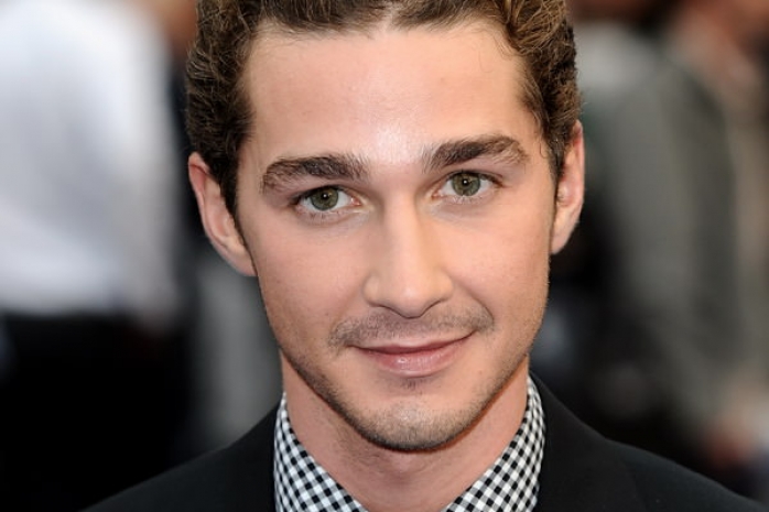 Знаменитый актер прошелся по красной дорожке с пакетом на голове