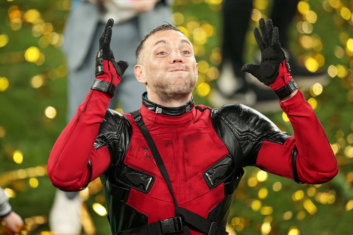 Дзюба вышел на награждение «Зенита» в костюме супергероя