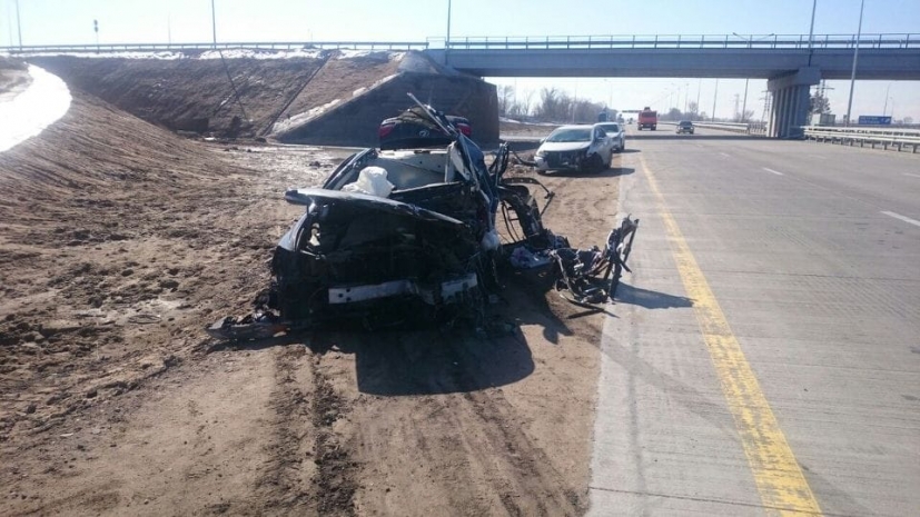 Lexus разбился «всмятку» на трассе Алматы - Капчагай