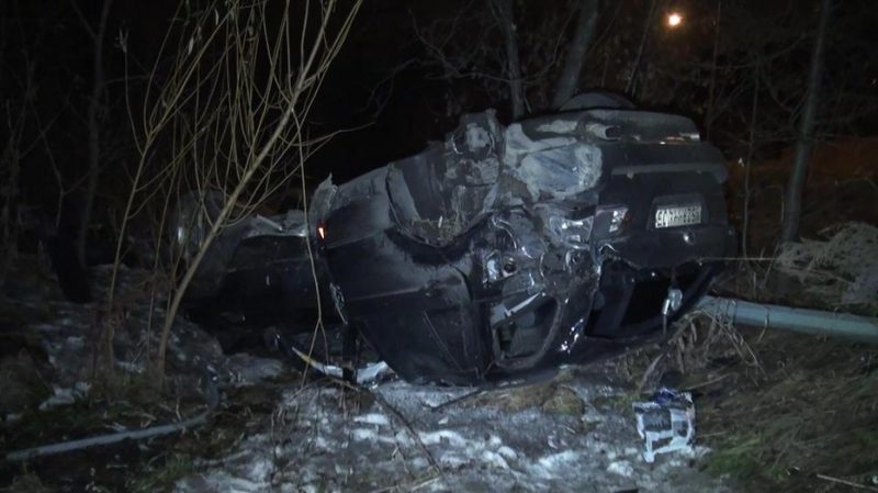 В предгорьях Алматы водитель BMW Х5 не справился с управлением (ФОТО)