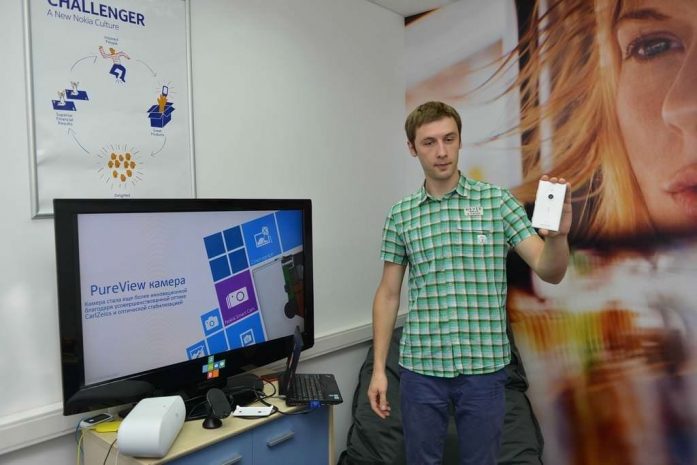 Nokia привезла в Казахстан Lumia 925 с беспроводной зарядкойЭксклюзив