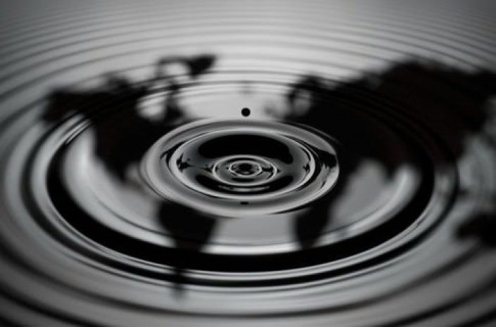 Геополитическая напряженность повышает цены на нефть