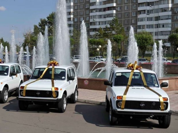 По машине получили лучшие учителя Павлодарской области