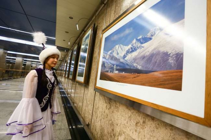 Выставка «Неизвестный Казахстан» открылась в московском метро