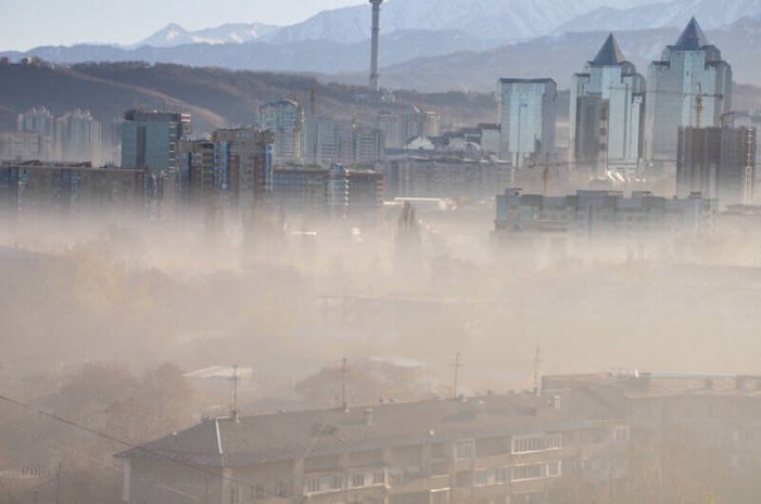 Погода без осадков способствует ухудшению воздуха в 13 городах РК