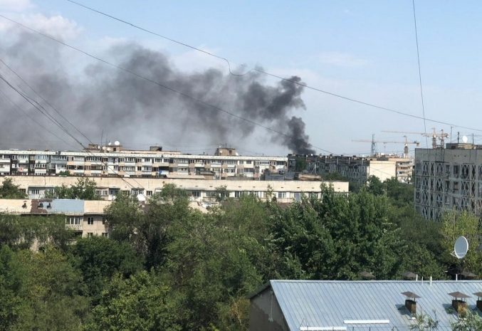 В алматинском ДЧС рассказали о причинах пожара на Назарбаева