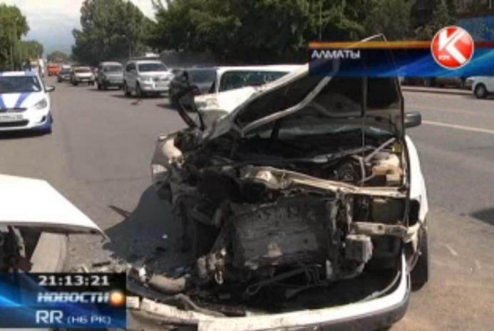 В Алматы произошла массовая авария из-за сердечного приступа