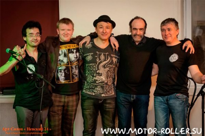Группа Motor-Roller заняла 14-е место в британском чарте