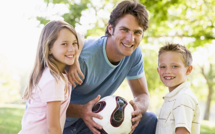 Быть отцом можно не только по воскресеньям