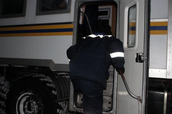Спасатели ВКО из снежных заносов эвакуировали около 30 человек